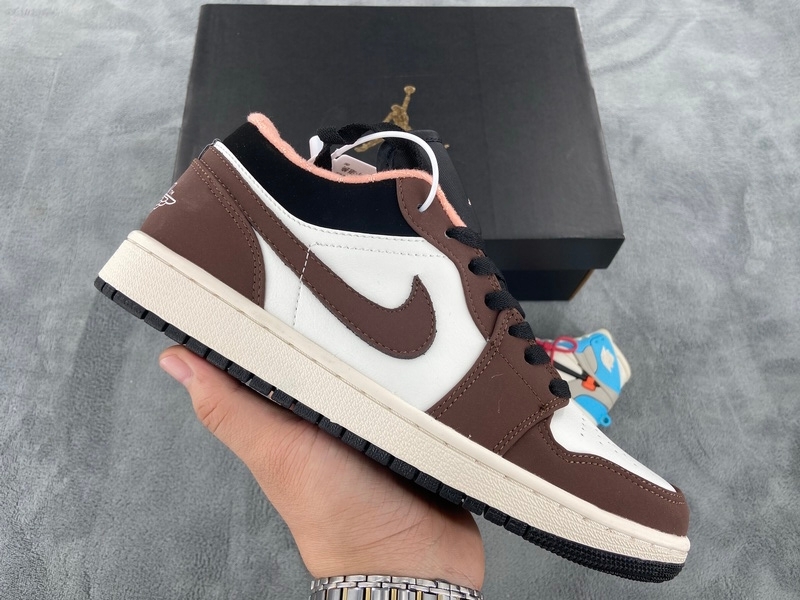 Air Jordan 1 Low Mocha Brown DC6991-200