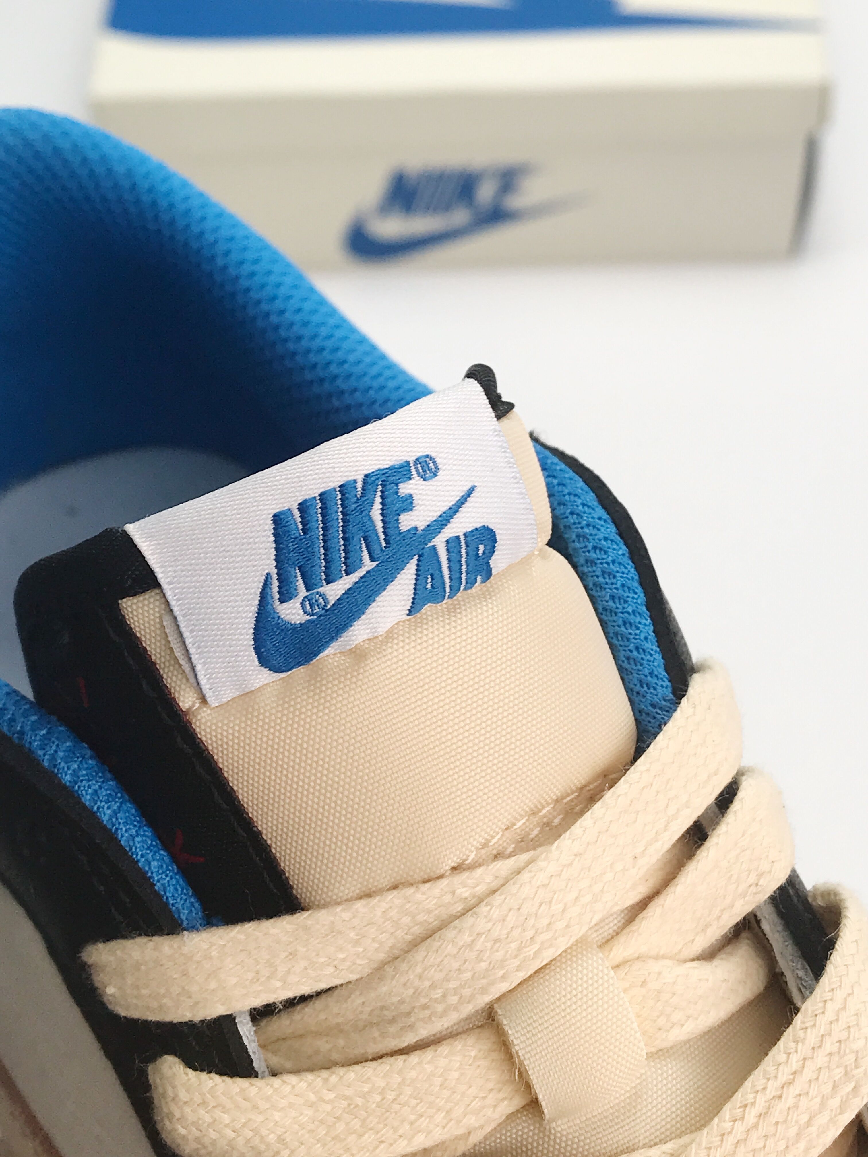 Fragment Design x Travis Scott x Air Jordan 1 Retro Low DM7866-140