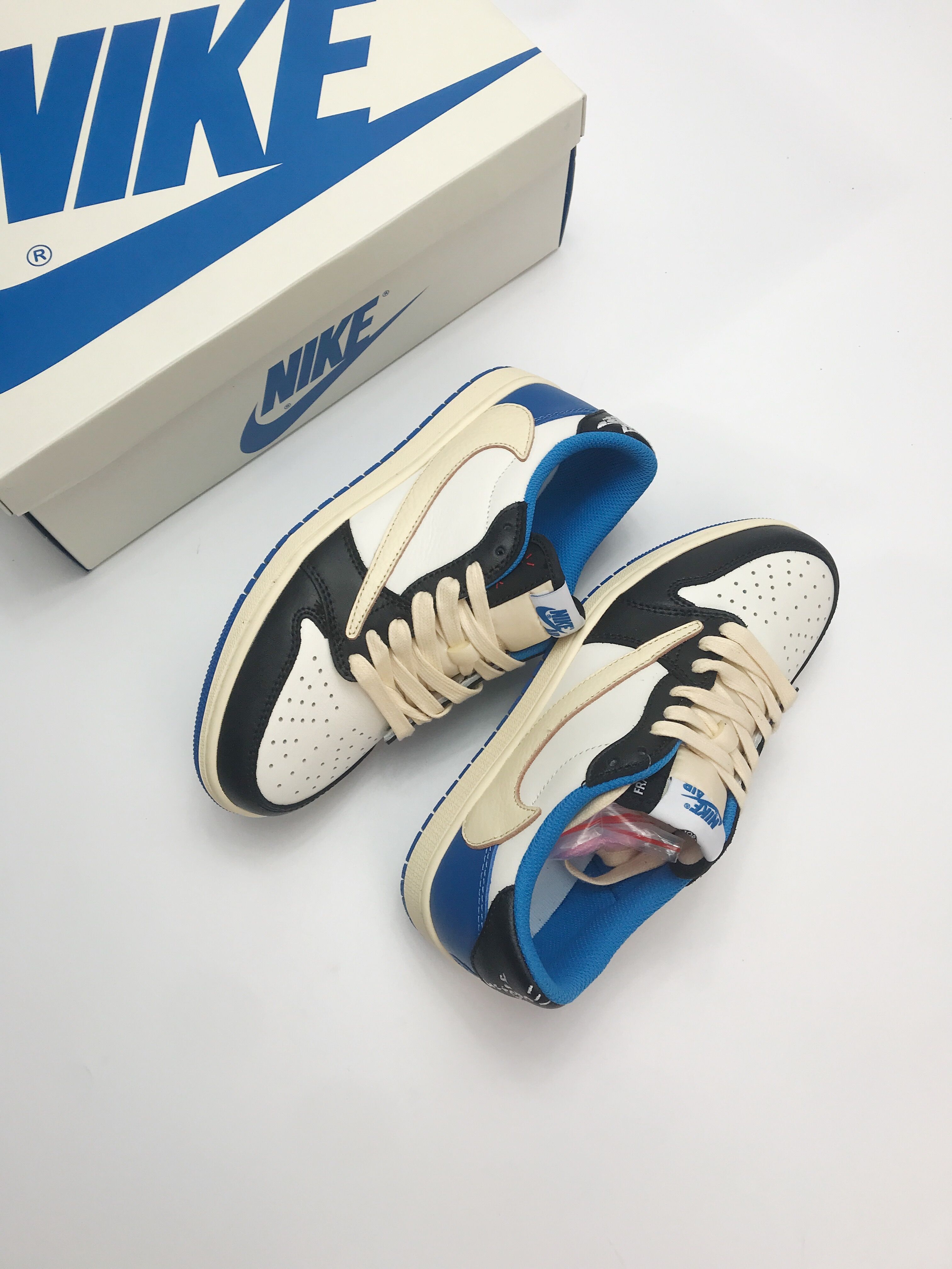 Fragment Design x Travis Scott x Air Jordan 1 Retro Low DM7866-140