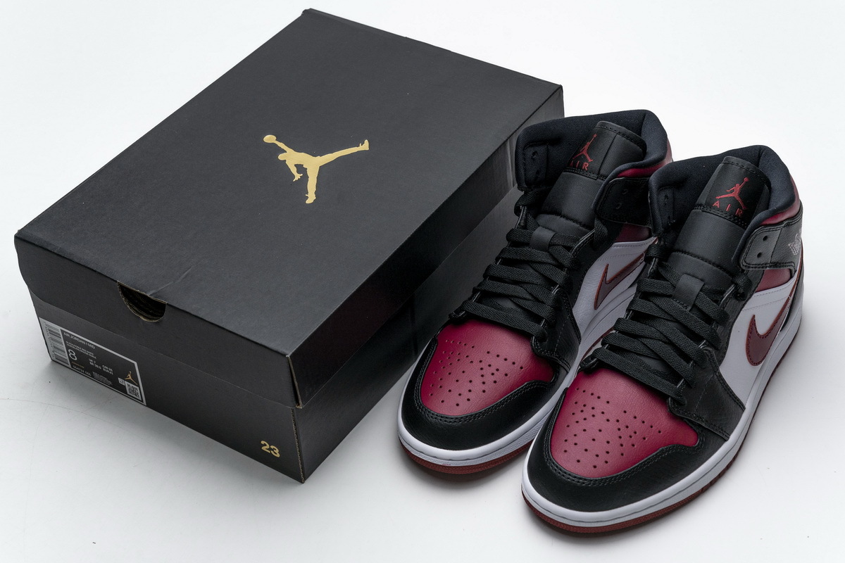Air Jordan 1 Mid Bred Toe 554724-066