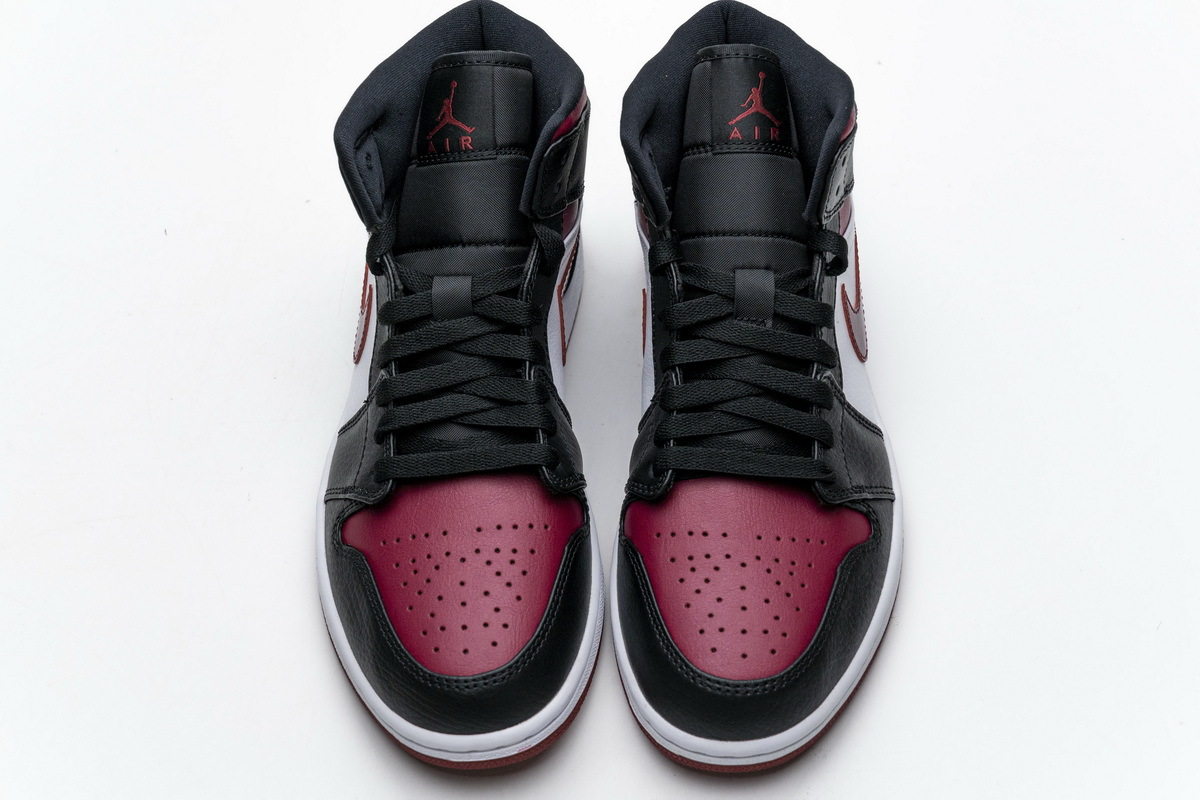 Air Jordan 1 Mid Bred Toe 554724-066
