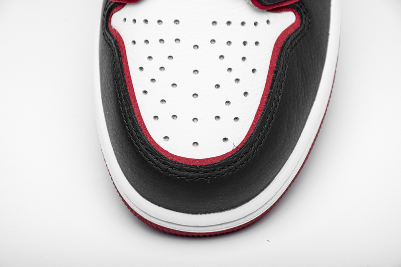 Air Jordan 1 Retro High Bloodline 555088-062