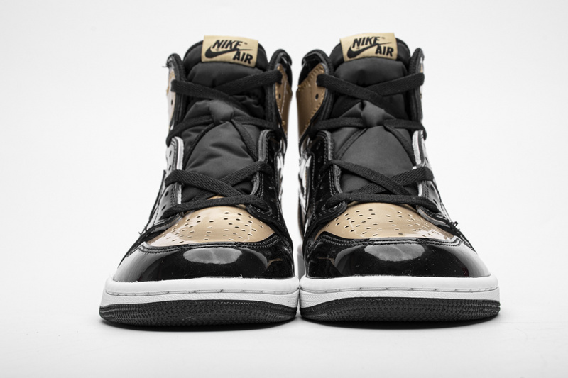 Air Jordan 1 Retro High OG “Gold Toe” 861428-007