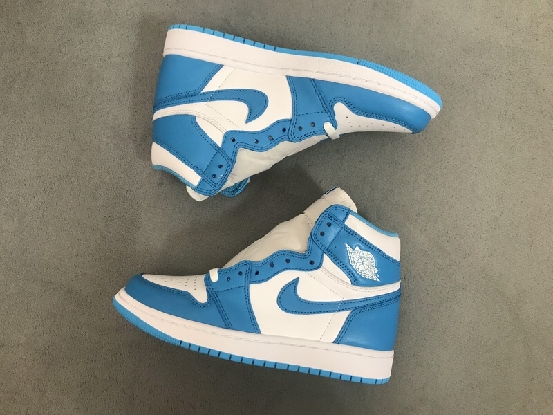 Air Jordan 1 Retro UNC 555088-117