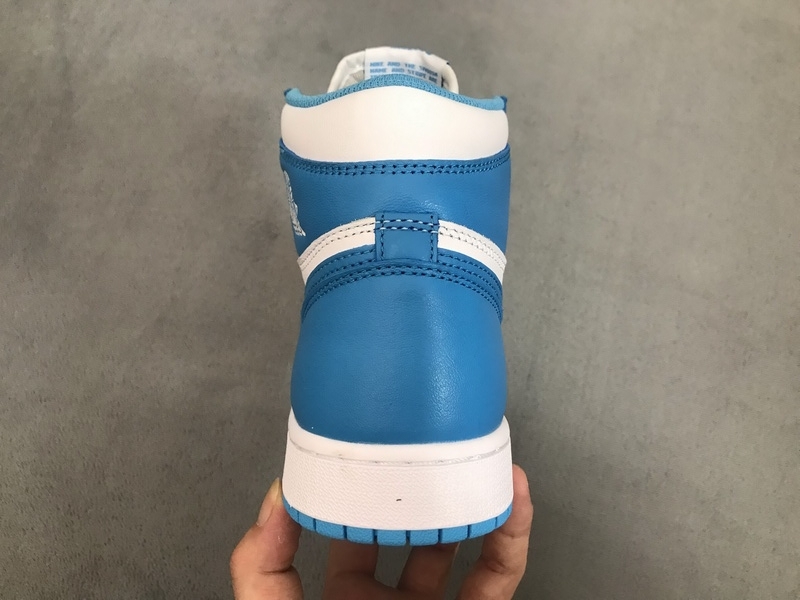 Air Jordan 1 Retro UNC 555088-117