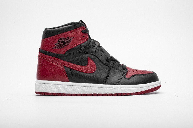 Air Jordan 1 Retro High OG Banned 2016 555088-001