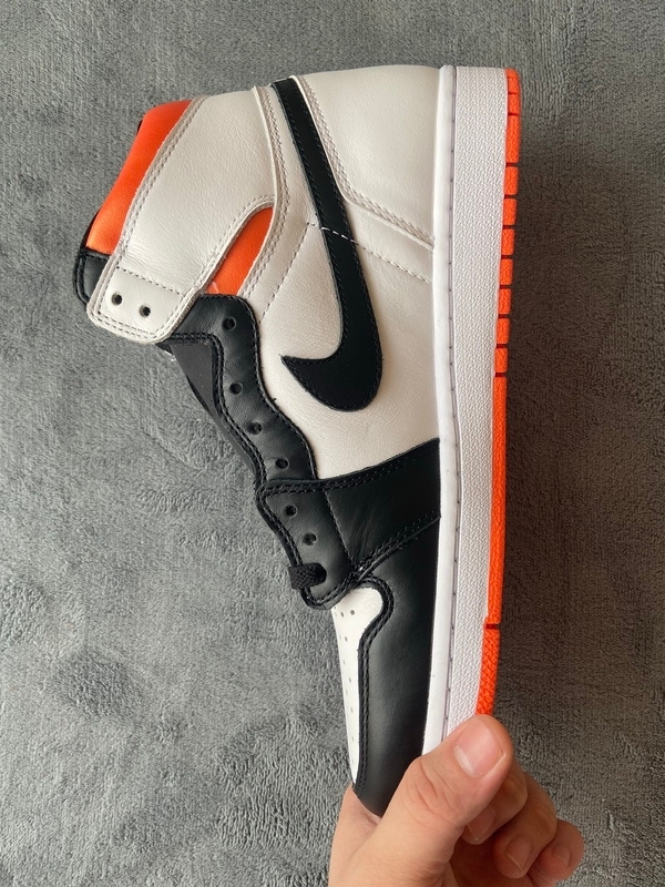 Air Jordan 1 High OG Electro Orange 555088-180