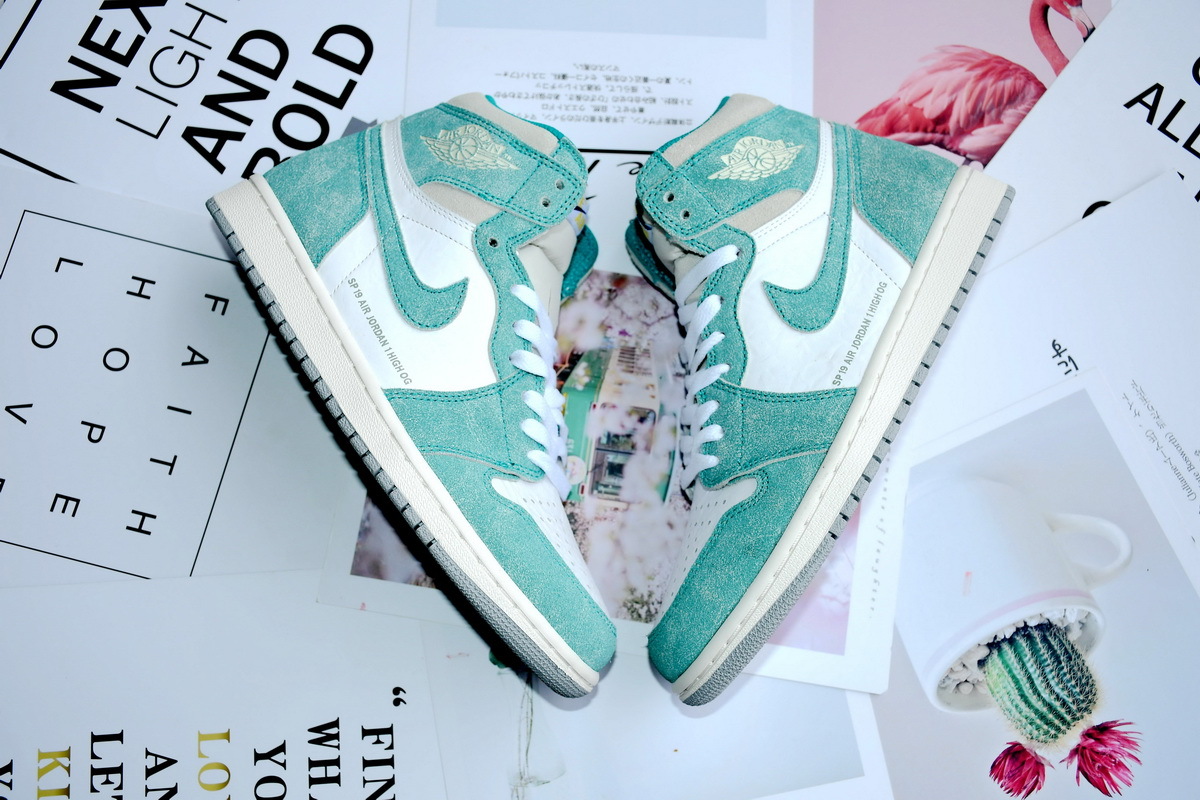 Air Jordan 1 High OG“Turbo Green” 555088-311