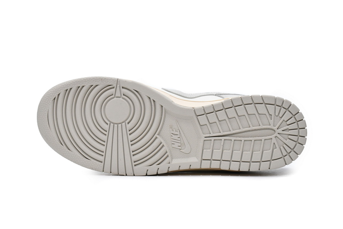 Dunk Low Light Bone DD1503-107