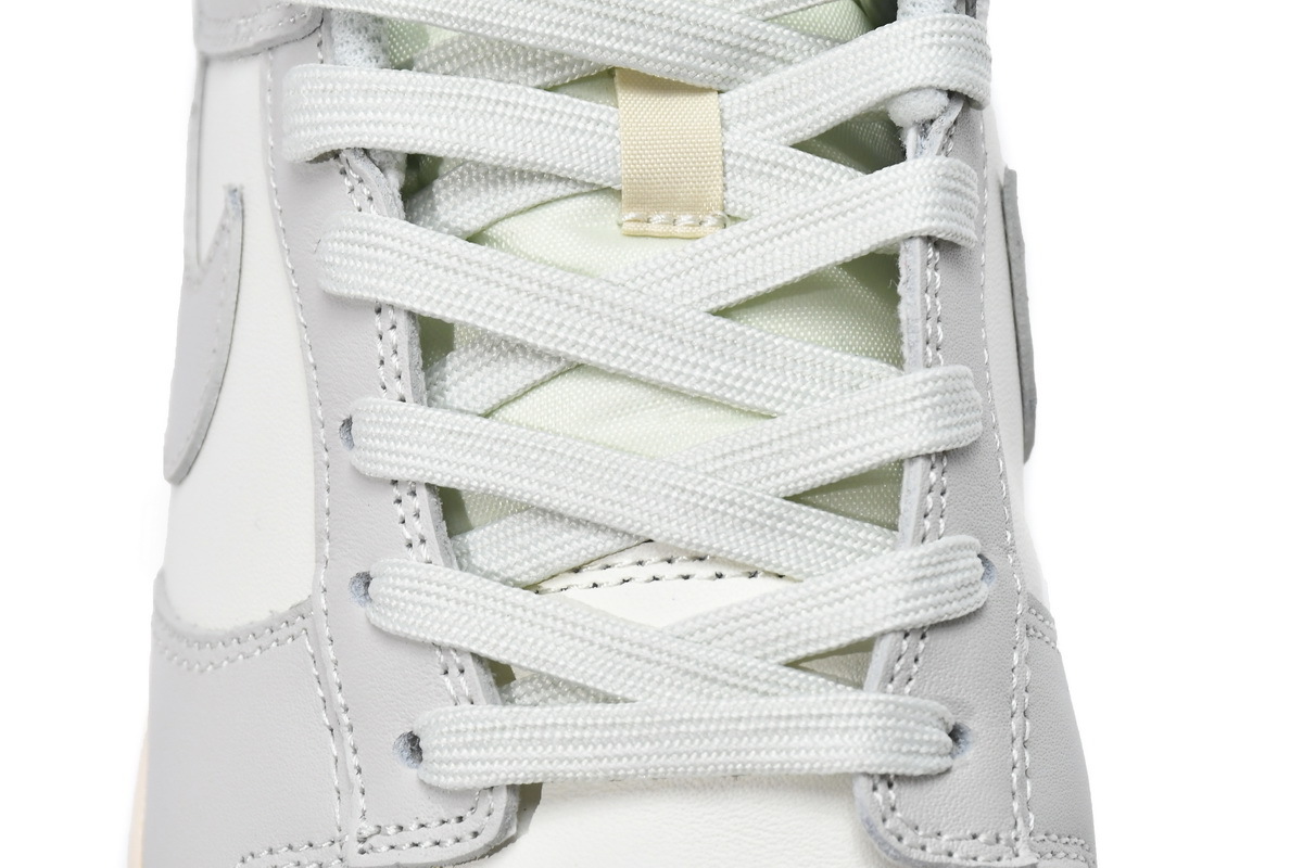 Dunk Low Light Bone DD1503-107