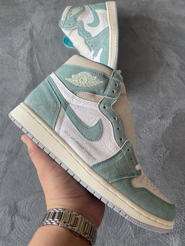 Air Jordan 1 High OG “Turbo Green” 555088-311