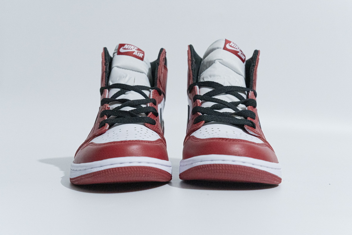 Air Jordan 1 Retro High OG Chicago 555088-101