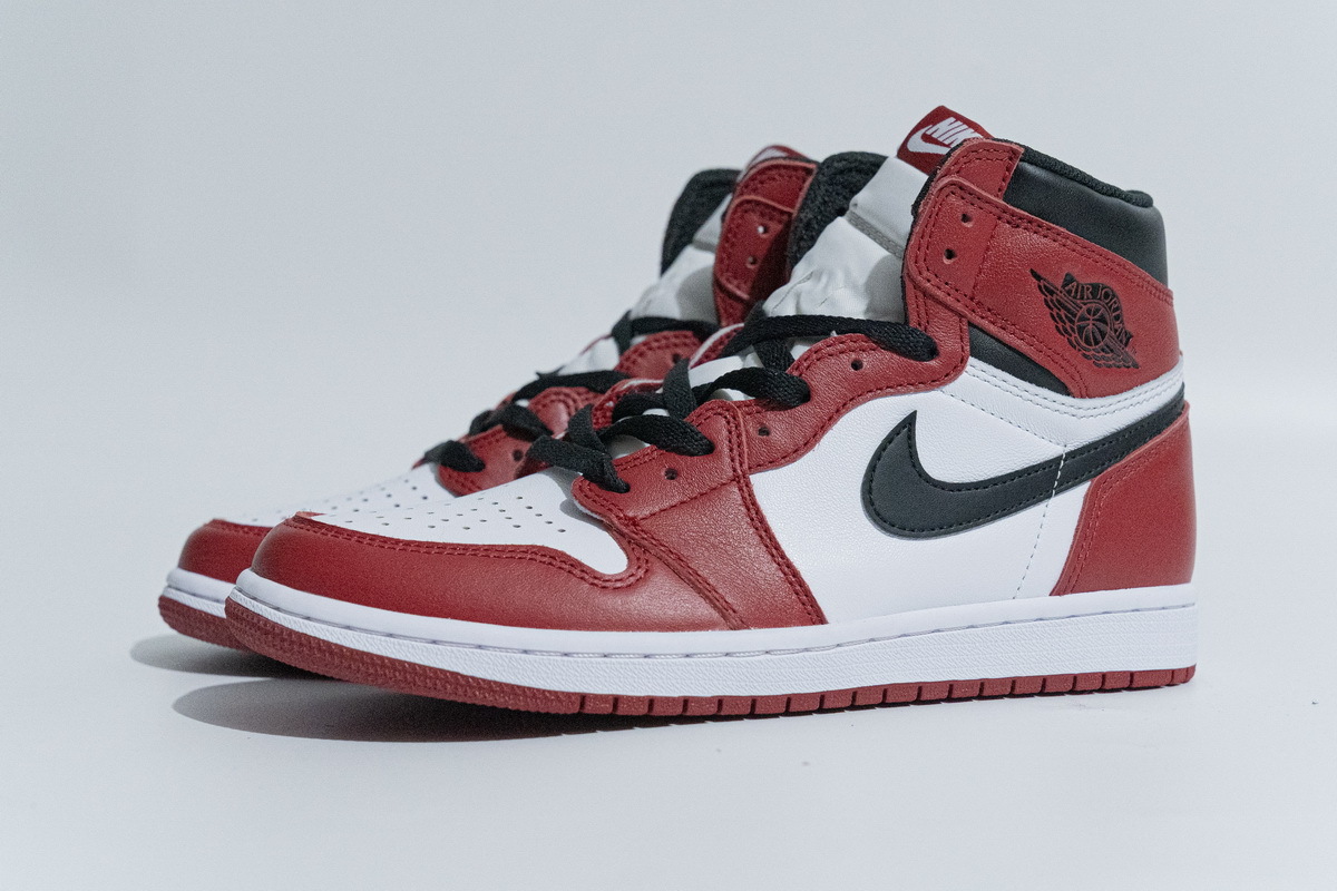 Air Jordan 1 Retro High OG Chicago 555088-101