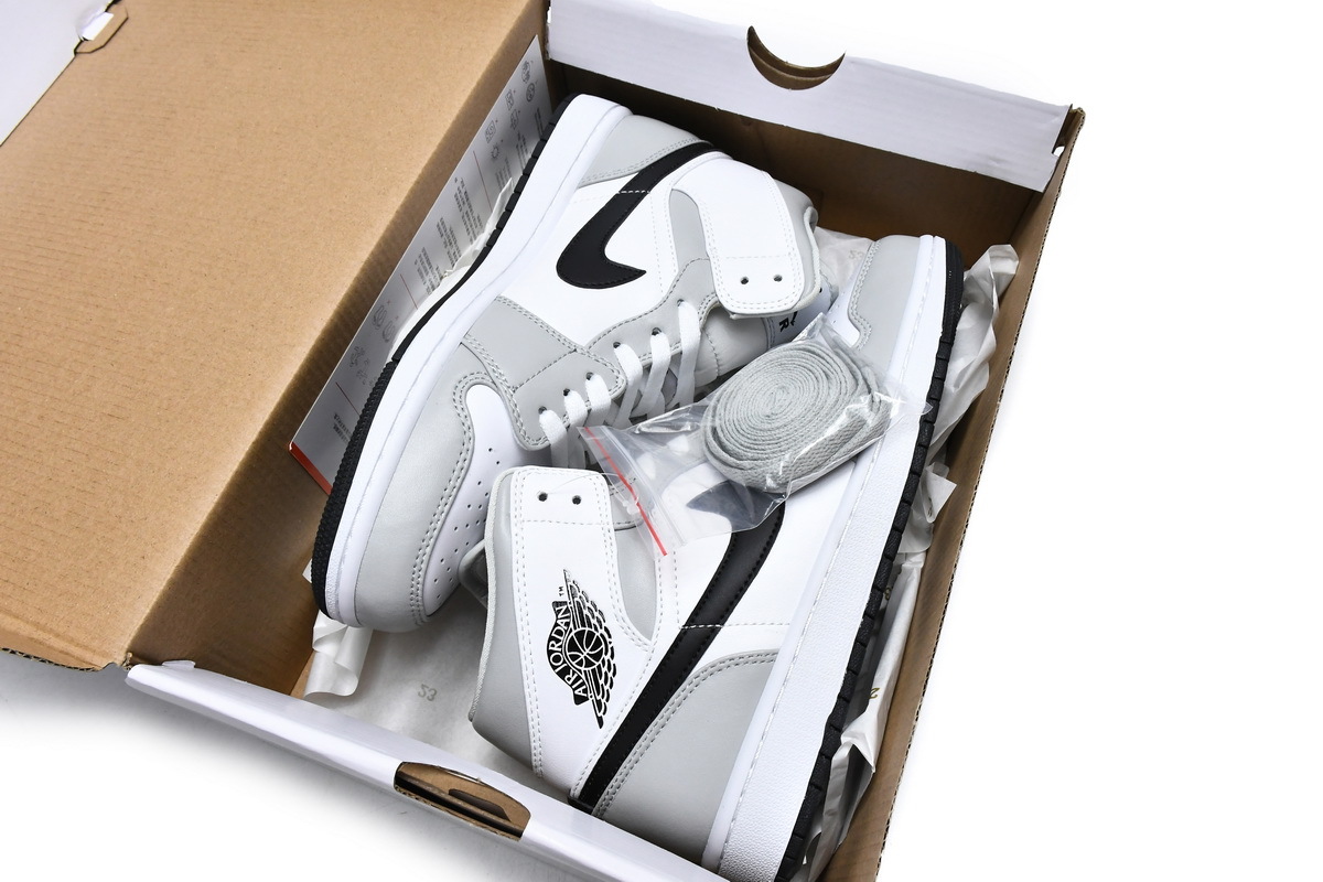 Air Jordan 1 Mid Grey Fog BQ6472-015