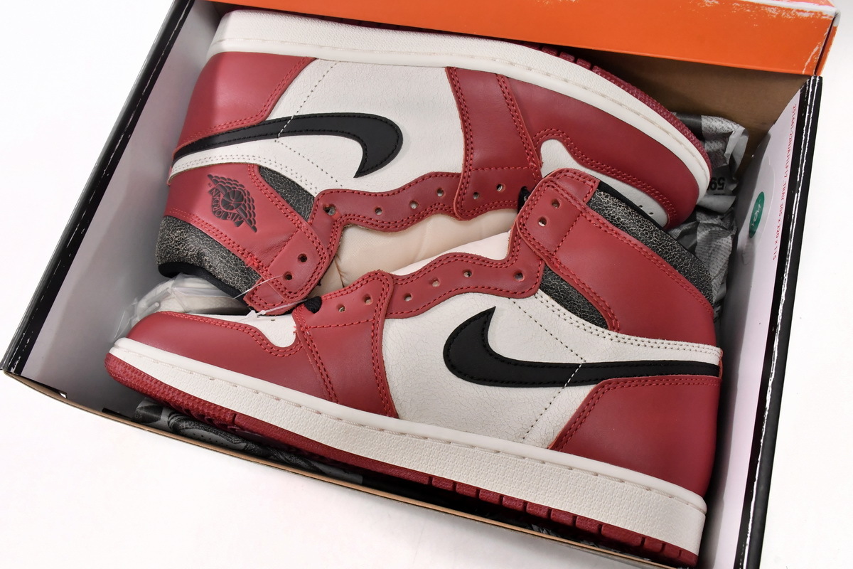 Air Jordan 1 Retro High OG Chicago Lost and Found DZ5485-612