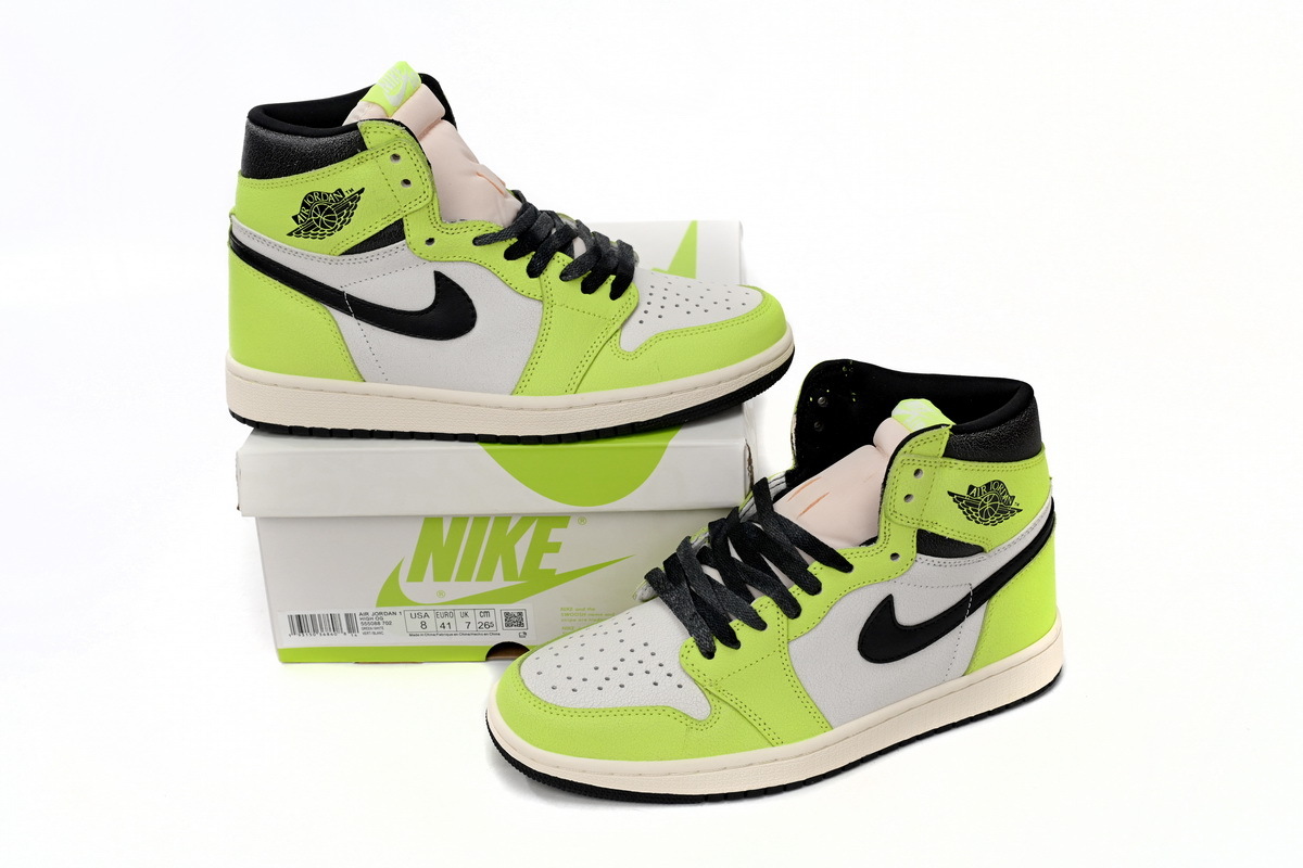 Air Jordan 1 Retro High OG Visionaire 555088-702