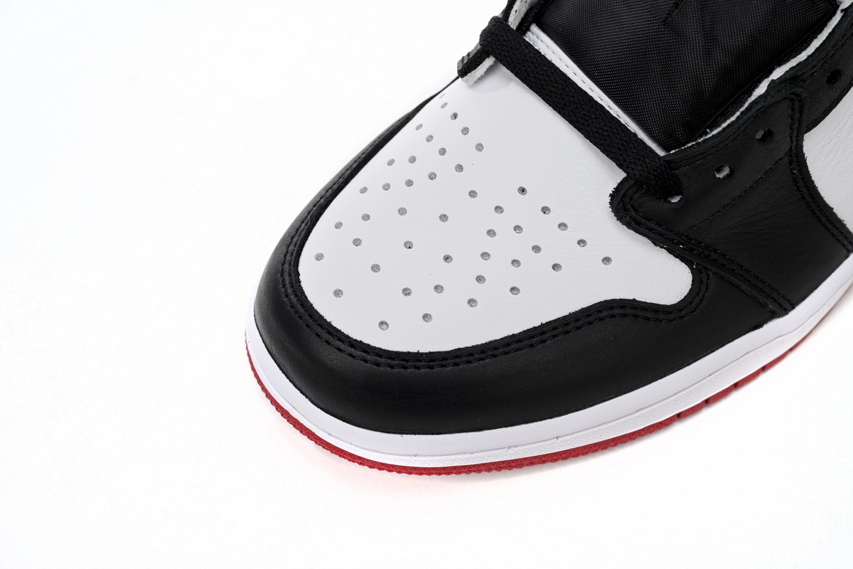 Jordan 1 Retro Low OG Black Toe CZ0790-106