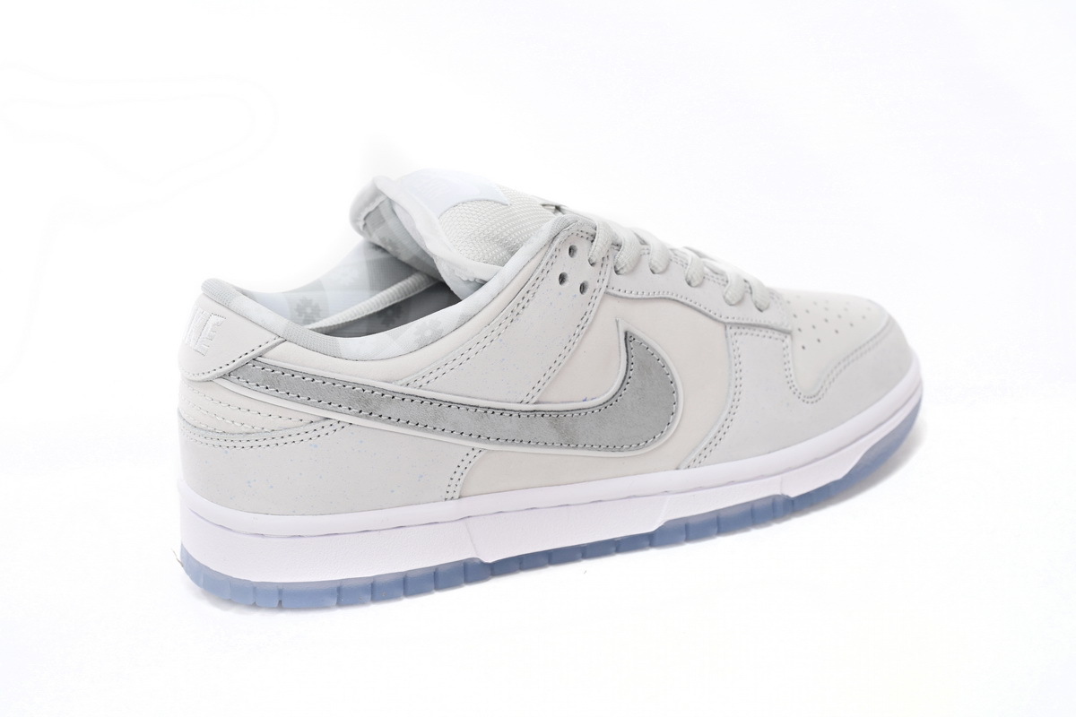 Nike SB Dunk Low White Lobster Friends and Family FD8776-100
