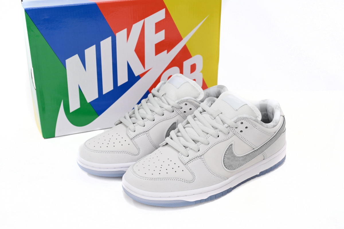Nike SB Dunk Low White Lobster Friends and Family FD8776-100