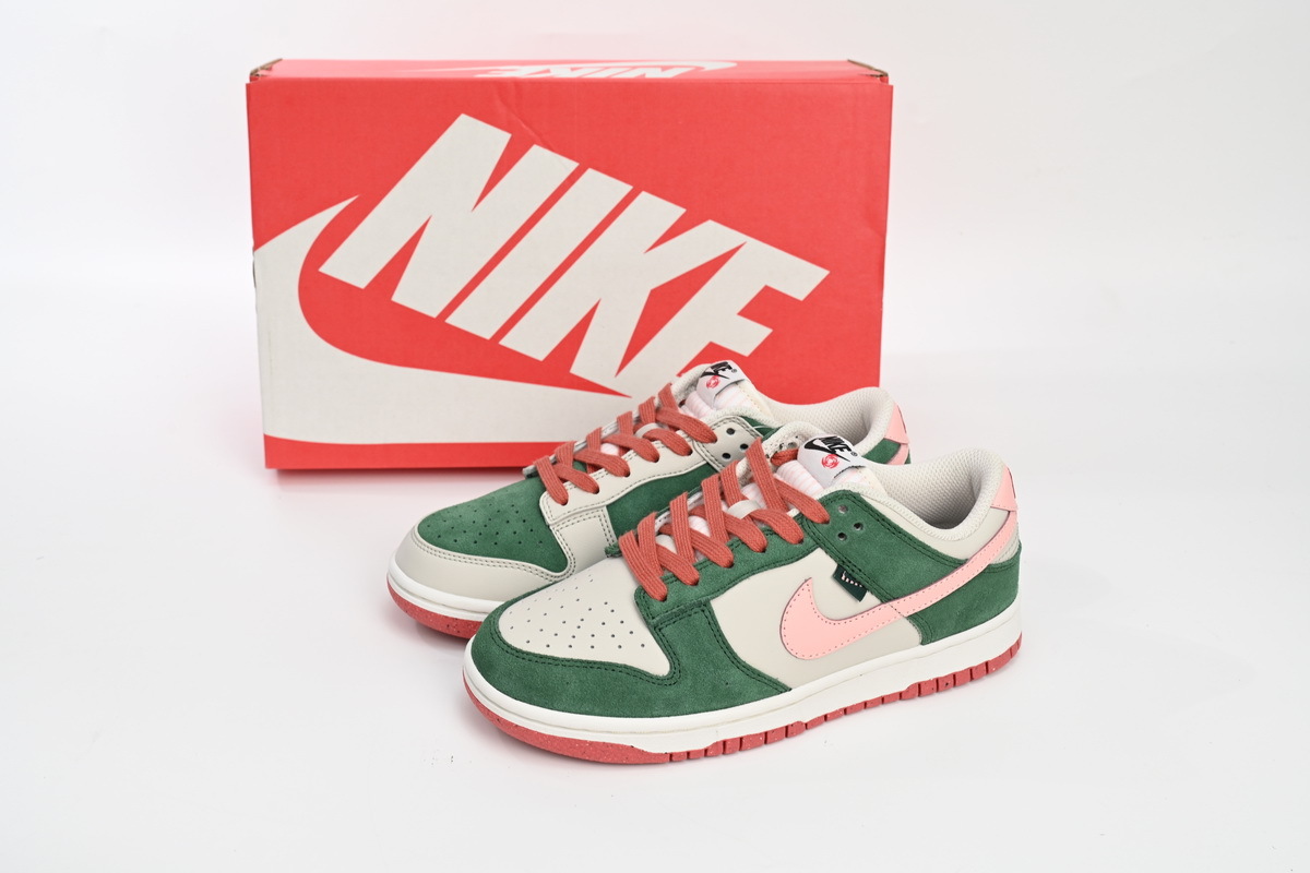 Nike Dunk Low SE All Petals United Fir Green FN8923-061