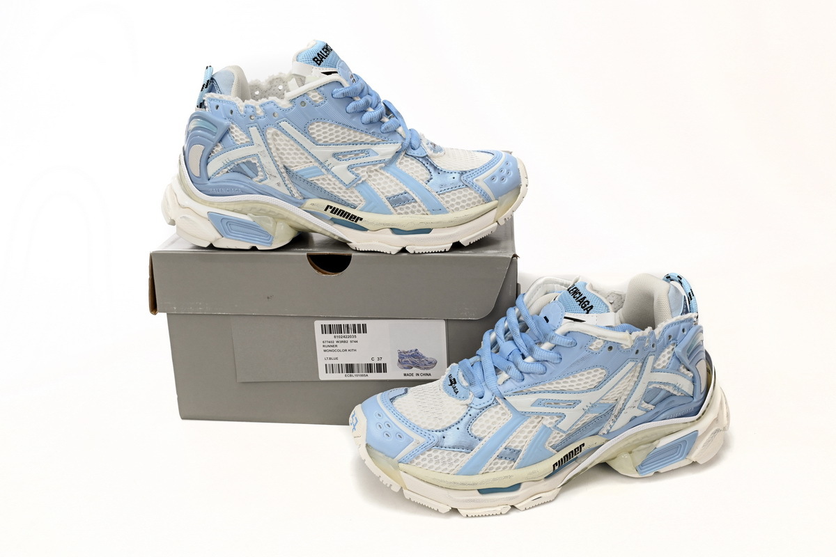 Balenciaga Runner Light Blue 677402 W3RB2 9744