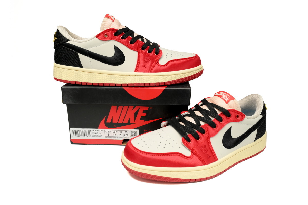 Jordan 1 Retro Low OG Trophy Room Away FN0432-100
