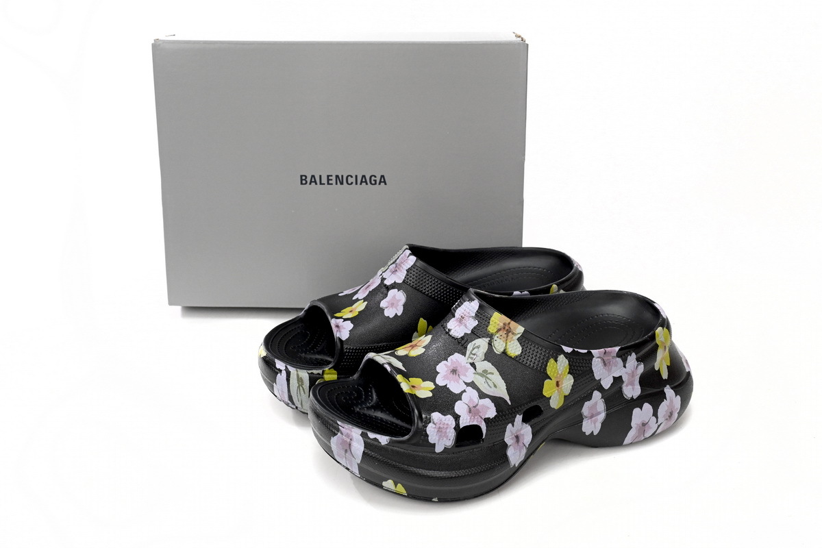 Balenciaga x Crocs Black 677389 W1S8G 6556
