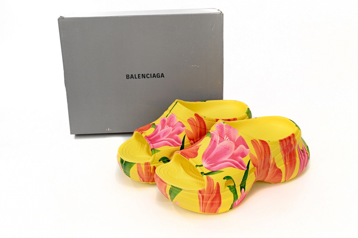 Balenciaga x Crocs Yellow 677389 W1S8F 7053