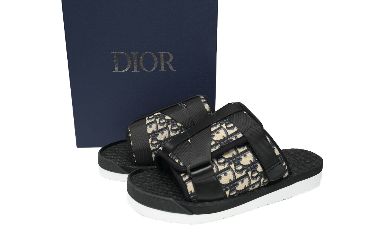 Alpha Sandal Oblique
