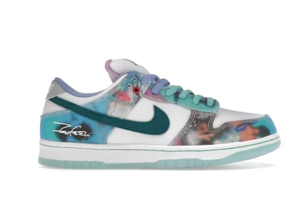 Nike SB Dunk Low Futura Laboratories Bleached Aqua HF6061-400