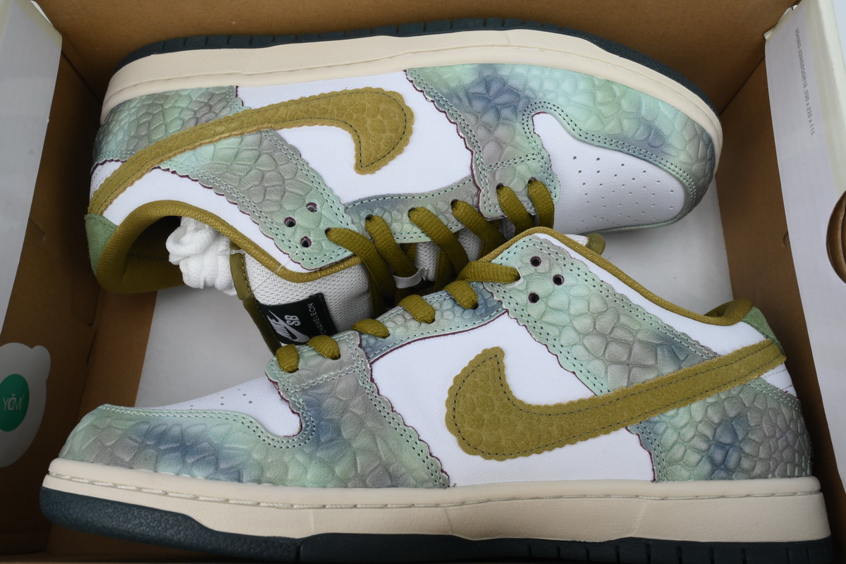 Nike SB Dunk Low Alexis Sablone Chameleon HJ3386-300