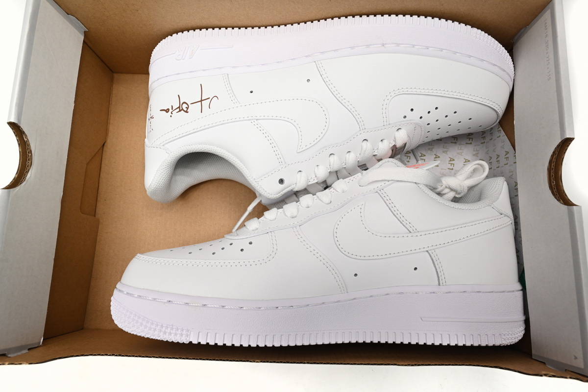 Nike Air Force 1 07 Triple White CW2288-111