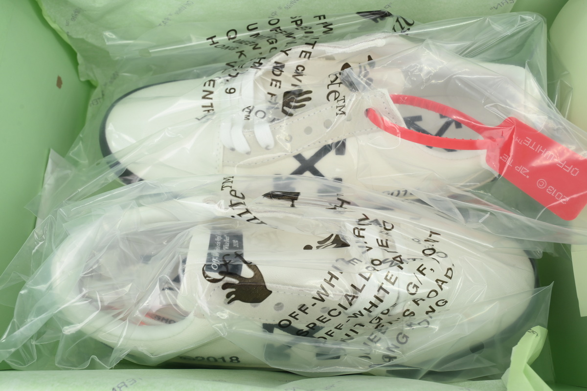 OFF-WHITE Vulc Low White OMIA085E183510010100