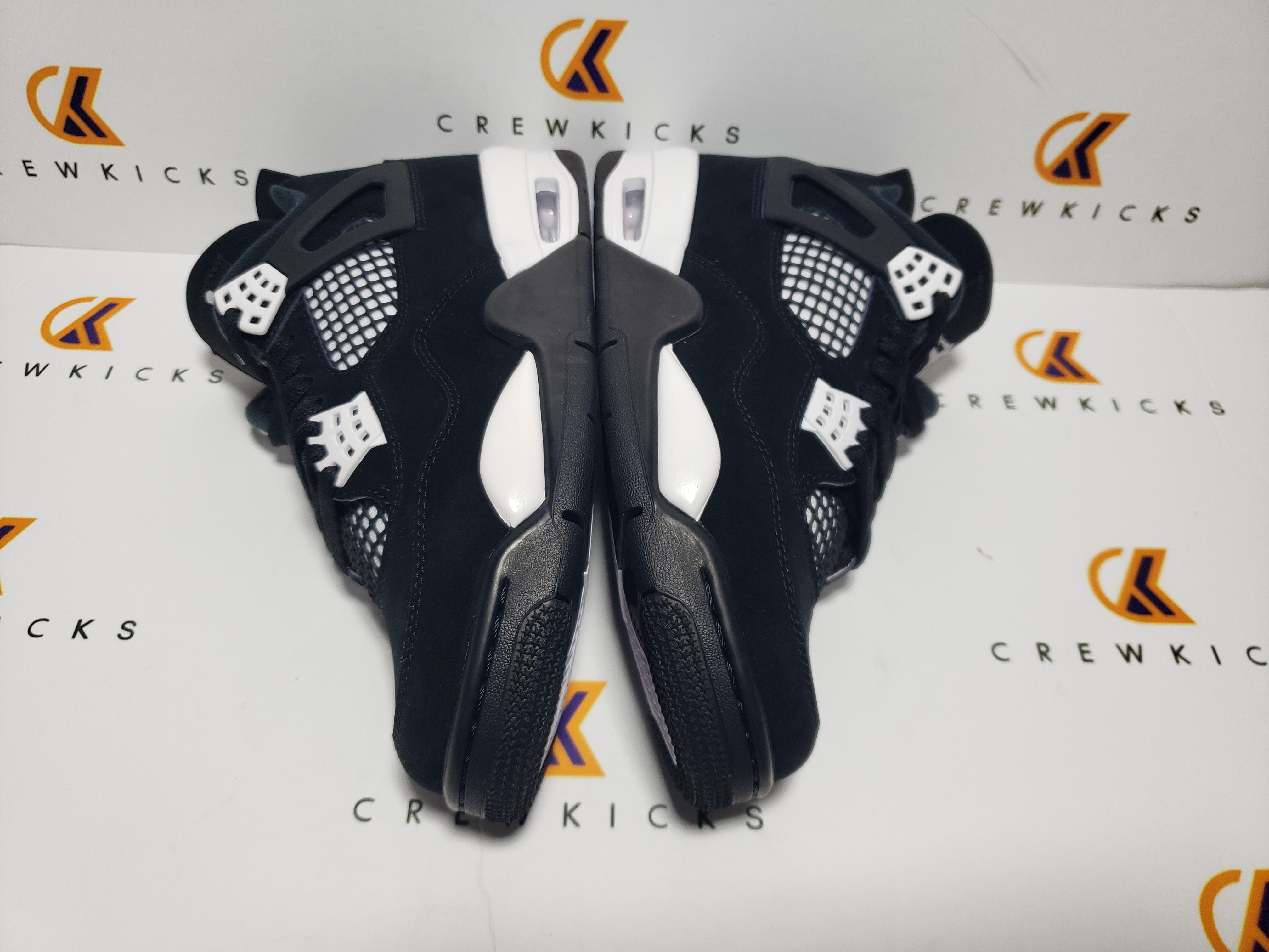 Air Jordan 4 Retro White Thunder FQ8138-001