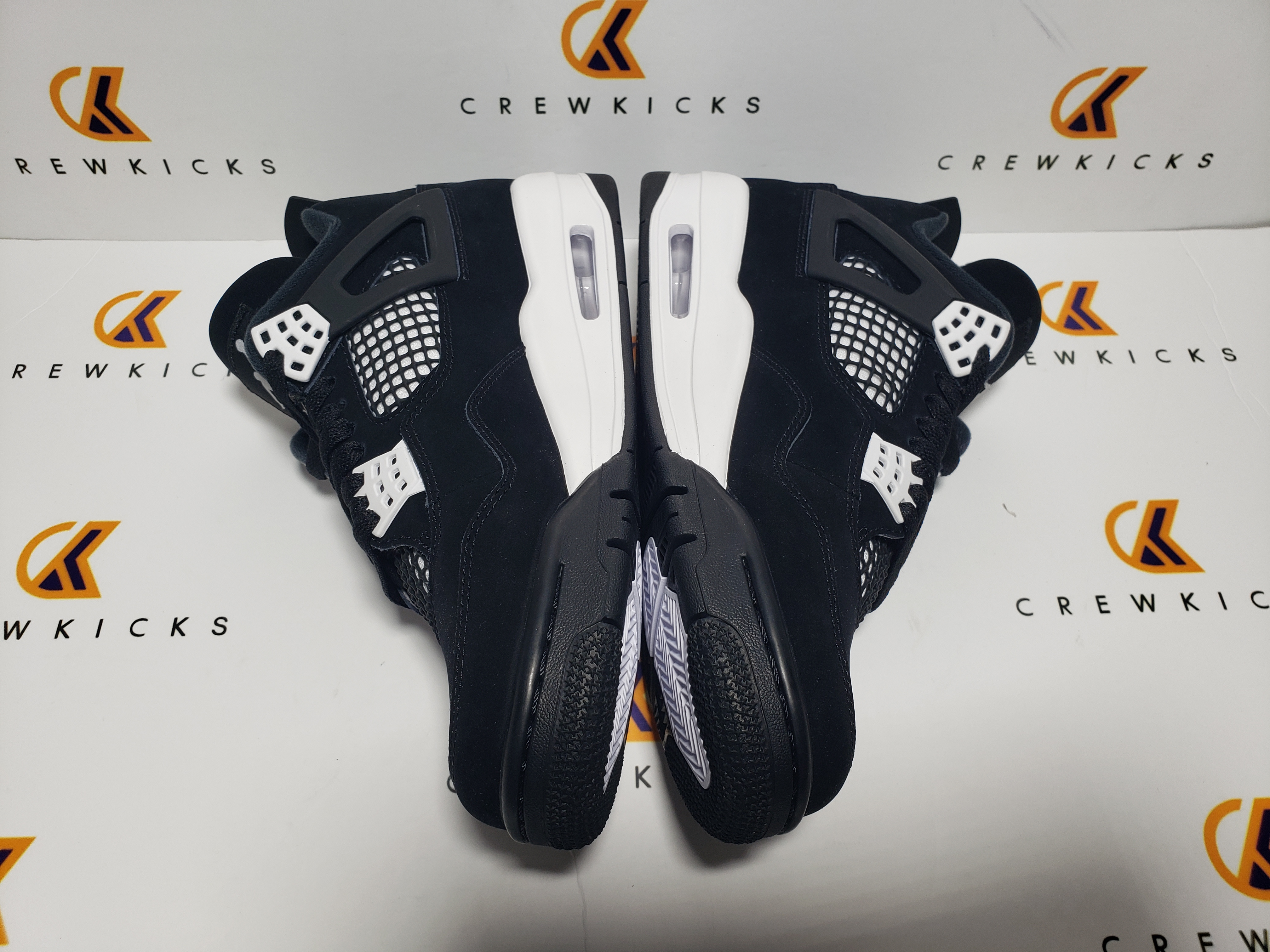 Air Jordan 4 Retro White Thunder FQ8138-001
