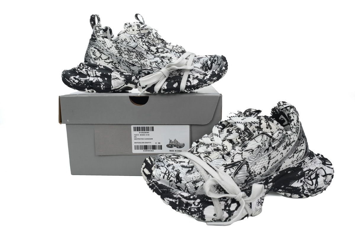 Balenciaga 3XL Extreme Graffiti 734731 W3XDC 0135